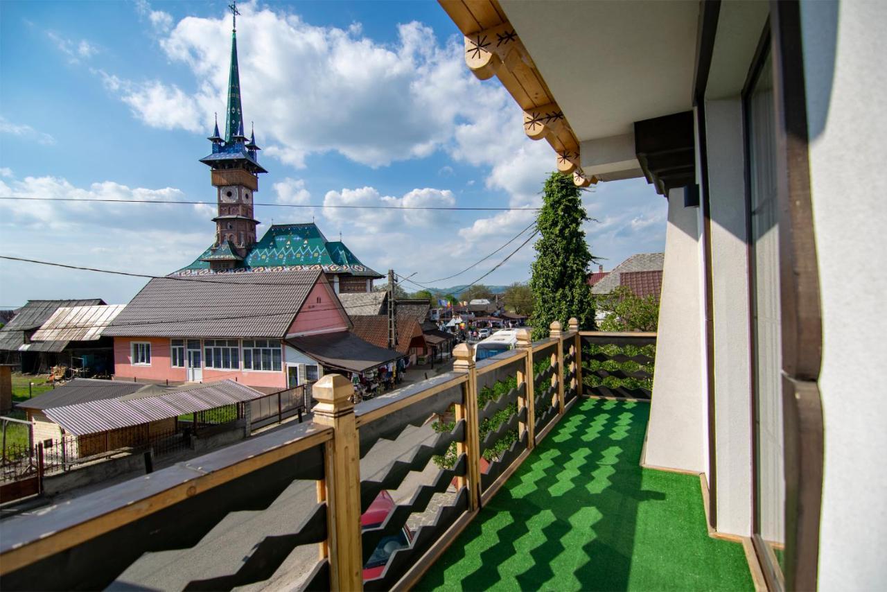 La Conacul Vesel Hotel Sapinta Luaran gambar