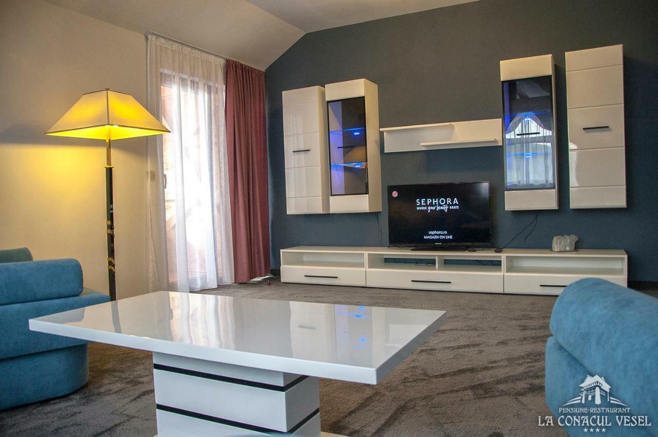 La Conacul Vesel Hotel Sapinta Luaran gambar